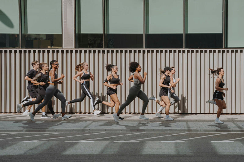 Entrenar en comunidad: por qué el movimiento compartido transforma más que el cuerpo